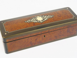 Vente aux enchères Boite à gants Napoléon III en marqueterie boulle