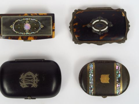 4 différentes bourses Napoléon III en écaille, bois noirci et marquete