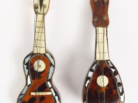 2 petites mandolines en écaille blonde (accidents et mauvais état)