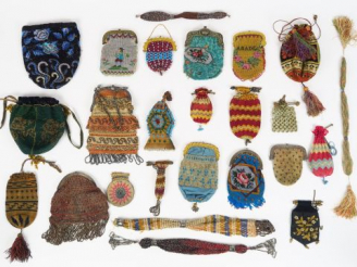 Vente aux enchères 24 bourses en tissu ou perles