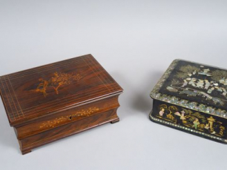 Vente aux enchères Coffret Charles X en marqueterie, à décor d’oiseaux branchés Ecrin à b