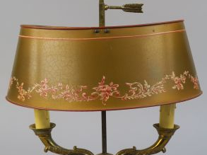 Vente aux enchères Lampe bouillote de style Empire en bronze et tôle, éclairant à deux lu