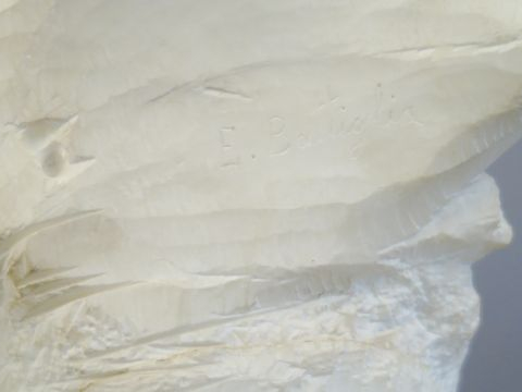 	E. BATTIGLIA « Les deux fillettes » Groupe en marbre blanc sculpté. S