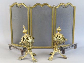 Vente aux enchères Paire de chenets de style Louis XIV en bronze, modèle à boules et grif