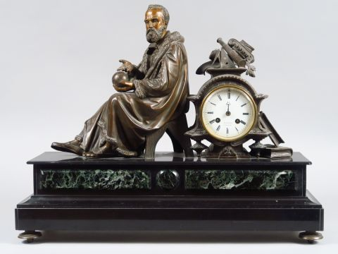 Pendule de cheminée Napoléon III en régule et marbre bicolore « Copern