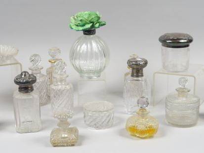 Ensemble de flacons de toilette en cristal