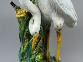 Vente aux enchères Cache pot XIXème en barbotine à décor d'échassier et de joncs (petit a