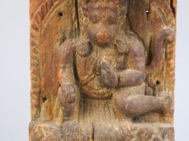 Vente aux enchères Sculpture indienne en bois naturel figurant une allégorie de Ganesh