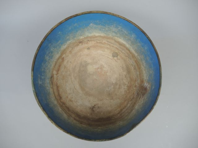 Coupe 1900 en émaux polychromes cloisonnés, à décor de fleurs, d’oisea