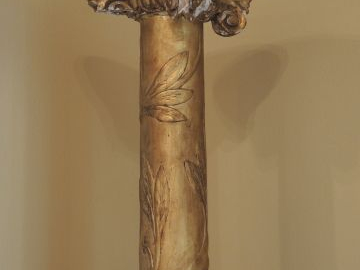 Sellette 1900 en bois et stuc doré, à décor de branches d’oliviers et 