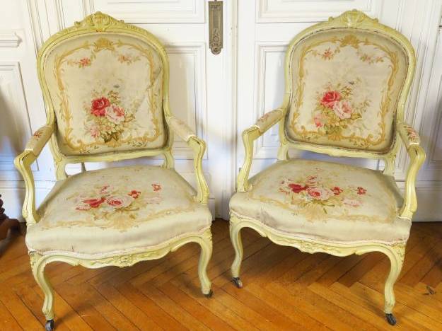 Mobilier de salon Napoléon III de style Louis XV en bois laqué gris ve