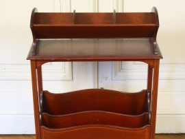 Vente aux enchères Guéridon de bibliothèque de style Directoire en acajou et acajou filet