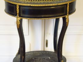 Vente aux enchères Jardinière Napoléon III en marqueterie de nacre et laiton sur fond de 