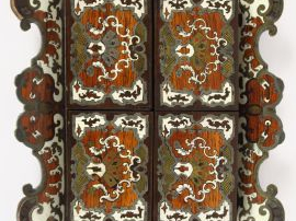 Vente aux enchères Quatre coffrets de cartes à jouer en marqueterie avec leur plateau de 