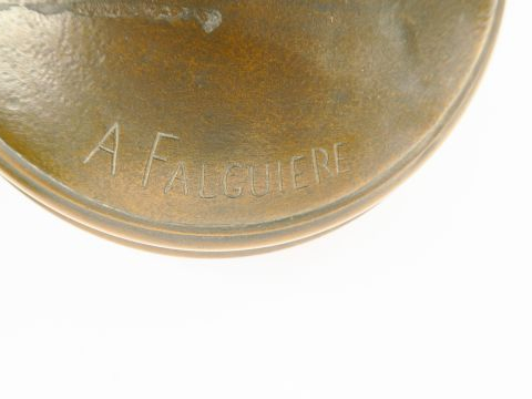 A. FALGUIERE "L'enfant vainqueur au combat de coq". Sculpture en bronz