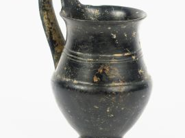 Vase en céramique noire, dite "bucchero nero". Etrurie, IVème siècle a