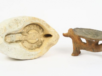 Vente aux enchères Moule de lampe à huile en stuc. Rome, époque chrétienne, IV - V ème si