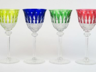 Vente aux enchères SAINT LOUIS. Six verres à pied en cristal bicolore.  Signés.