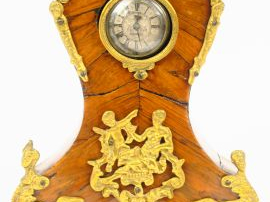 Vente aux enchères Porte montres Louis XV en placage de noyer et métal doré (mauvais état