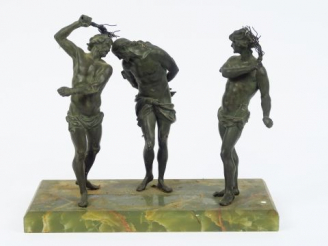 Vente aux enchères Groupe XIXème en bronze "La flagélation du Christ", socle en onyx.  Di