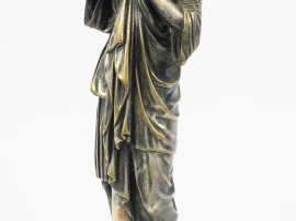 Sculpture fin XIXème en bronze argenté "Jeune femme à l'antique".  H. 