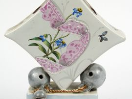 Vase Art Nouveau en faience polychrome de St Clément, à décor émaillé 