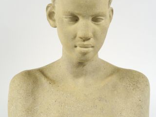 Vente aux enchères Anna QUINQUAUD. "Jeune africaine". Sculpture en pierre tendre.  Signée