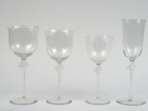 LALIQUE France. Service de verres en cristal, modèle "Roxane". Compren