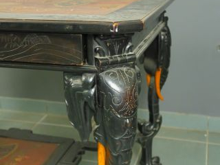 Table de milieu Napoléon III de style Extrême-Orient en bois noirci, p