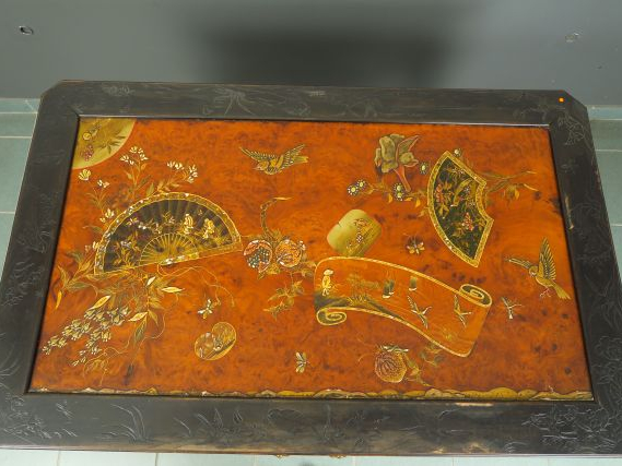 Table de milieu Napoléon III de style Extrême-Orient en bois noirci, p