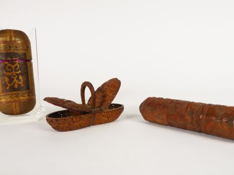 Etui XIXe en marqueterie de paille, boîte à couture Empire en corozzo 