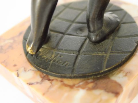 CLODION (d'après). Sujet en bronze à patine brune, sur un socle en mar