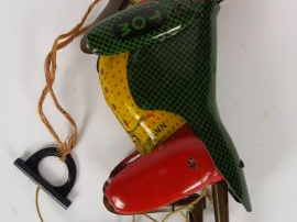 LEHMAN. Jouet en tôle 'Singe grimpeur' dans sa boite d'origine. (Jouet