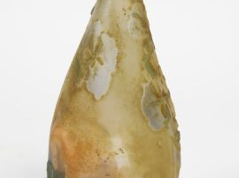 GALLE. Vase soliflore en verre gravé à décor gravé en camée et à l'aci