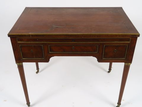 Table de toilette Louis XVI en acajou et placage d'acajou, dessus se s
