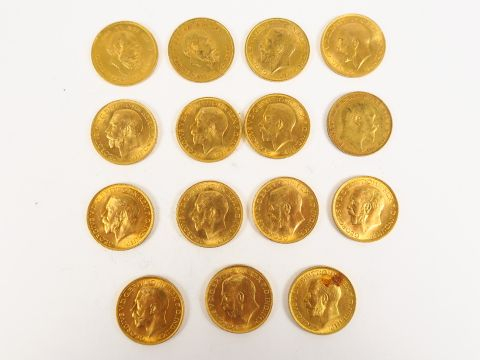 13 souverains or et 2 pièces de 20 guinées or