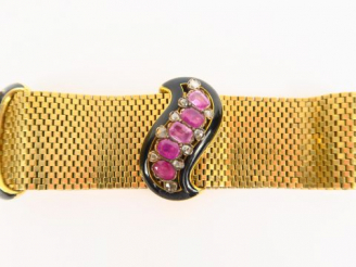 Vente aux enchères Bracelet souple en or jaune, émail et pierres de couleur (accients à l