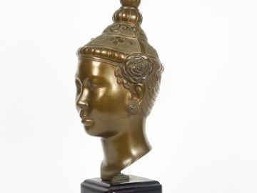 GIA-LOI. Tête de danseuse vietnamienne en cuivre.  Signée.  H. sans le