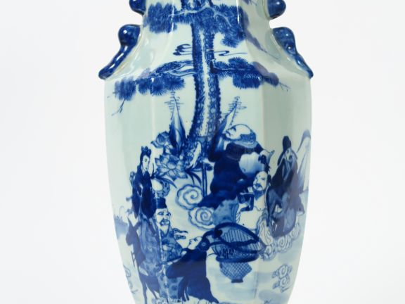 Vase en porcelaine, à décor de huit immortels. Chine, fin XIXème - déb