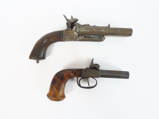 Pistolet double de défense mi XIX eme, à coffre et à percussion, deux 