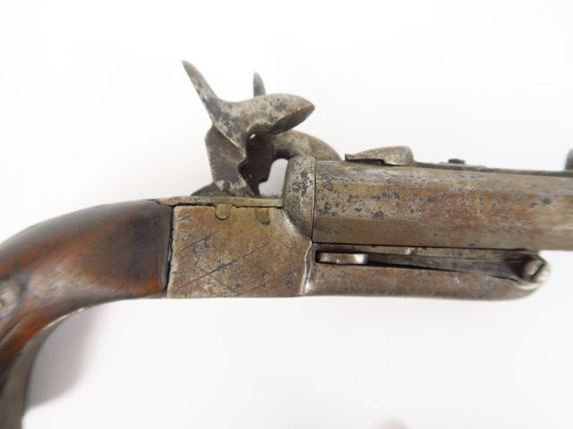 Pistolet double de défense mi XIX eme, à coffre et à percussion, deux 