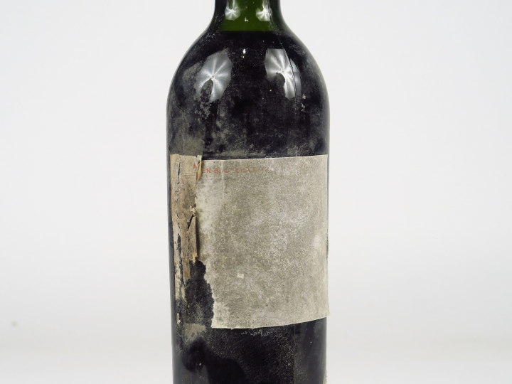 1 BOUTEILLE CHÂTEAU COS D'ESTOURNEL GCC ST ESTEPHE - 1945 - LB/ETA/MIL