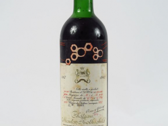 Vente aux enchères 1 BOUTEILLE CHÂTEAU MOUTON ROTHSCHILD 1er GCC PAUILLAC  - 1967 - HEP-M
