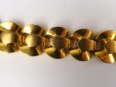Bracelet Art Déco en or. Poids : 60,20 g