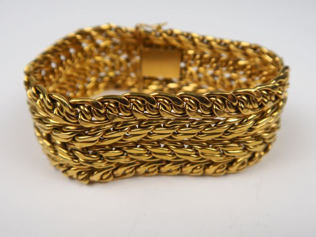 Bracelet en or, maille plate. Poids : 33,2 g
