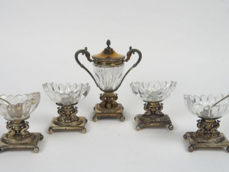 Vente aux enchères Garniture de table Restauration en argent, poinçon Vieillard,  à décor