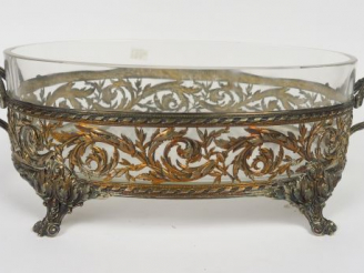 Vente aux enchères 	Jardinière de style Louis XVI en argent, poinçon Minerve et cristal, 