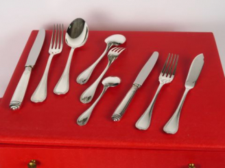 Vente aux enchères CHRISTOFLE. Ménagère en métal argenté