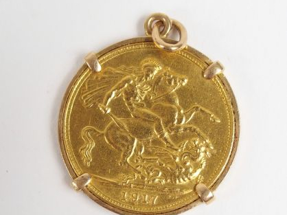 Souverain or monté en pendentif. Poids: 9,6gr