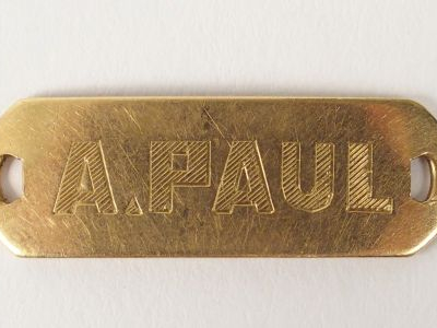 Plaque en or jaune d'officier aviateur. Poids: 4,4gr